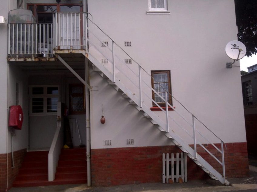 Wooden stair builder