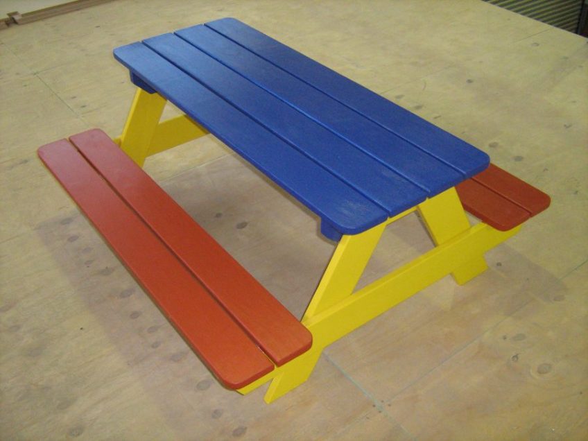 Kiddies picnic table