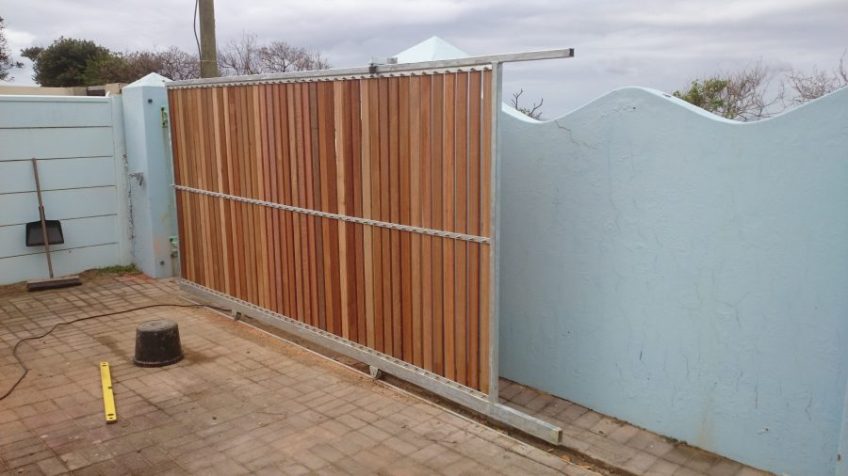 Steel Driveway Gate Cladding, Umdloti May 2014 3