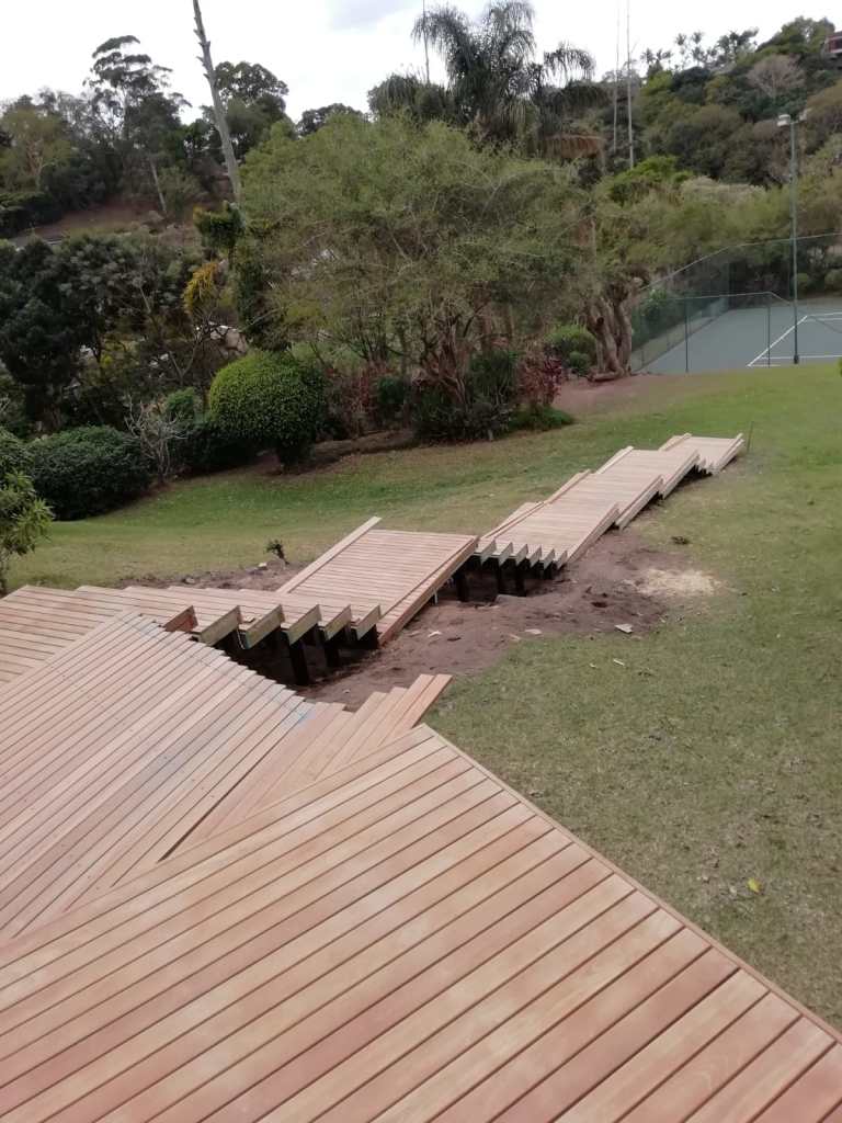 Floating wooden balau walkway