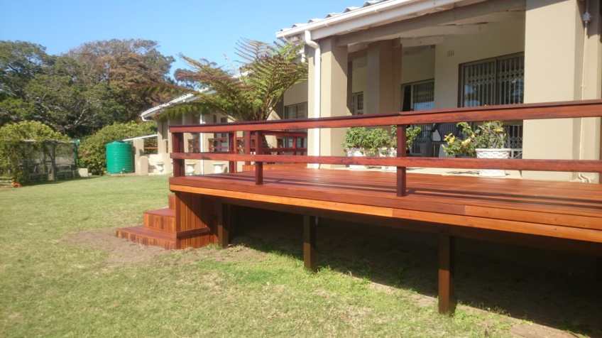 Wooden sundeck in balau