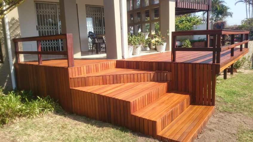 Wooden sundeck in balau